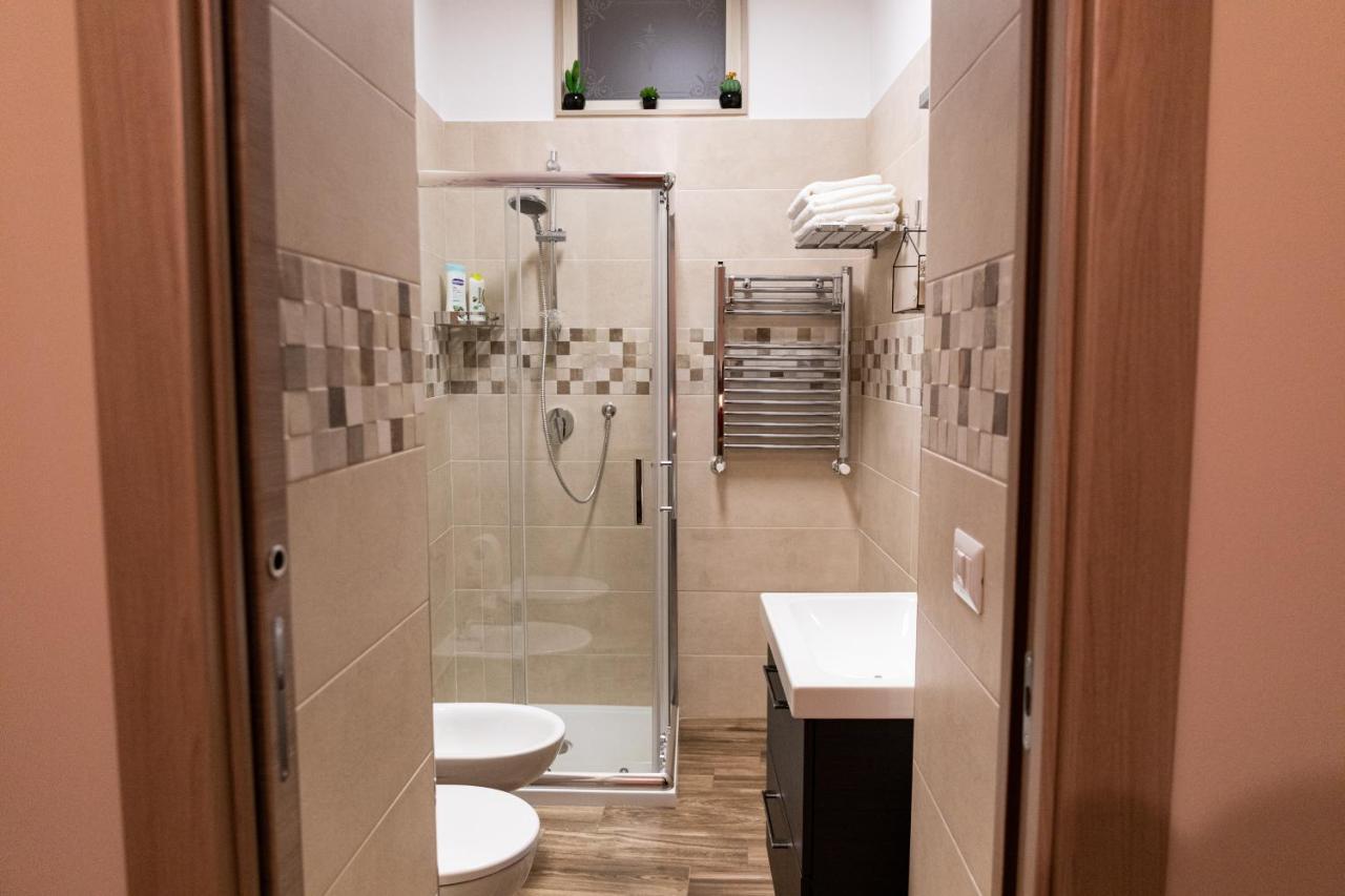 Tizzy Apartment & Rooms Μπάρι Εξωτερικό φωτογραφία